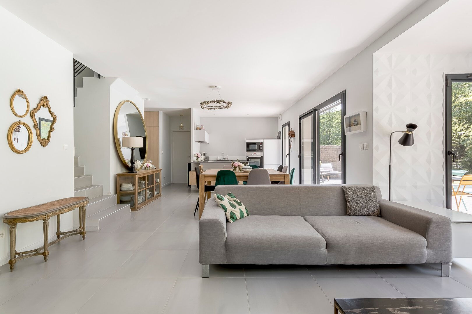 SAINT DIDIER AU MONT D’OR, accès rapide à Lyon, Maison contemporaine de 141m² sur 1400m² de terrain plat