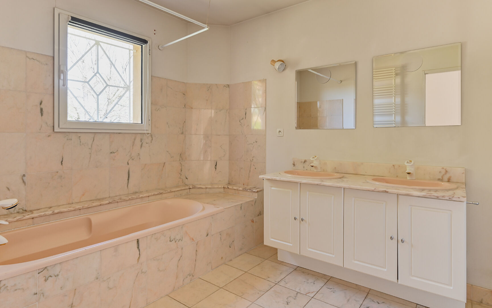 Maison SAINT CYR AU MONT D’OR 6 Pièces 183.73 m²