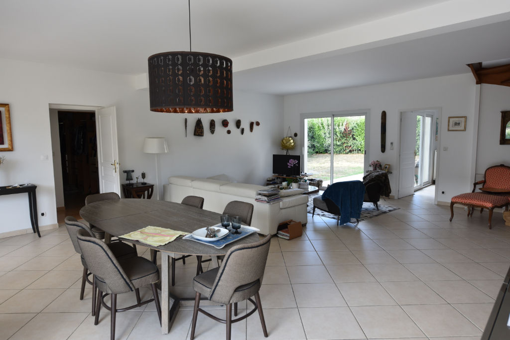 Villa – Franchevile