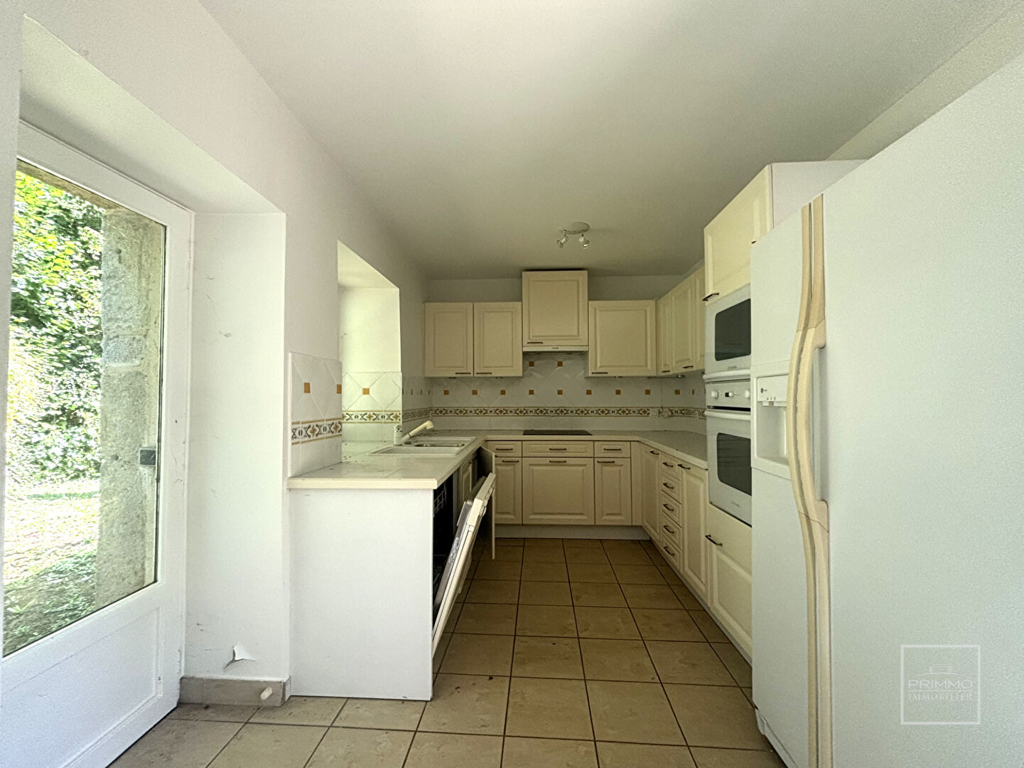 CHASSELAY – Appartement 9 Pièces de 232 m² avec terrain privatif attenant