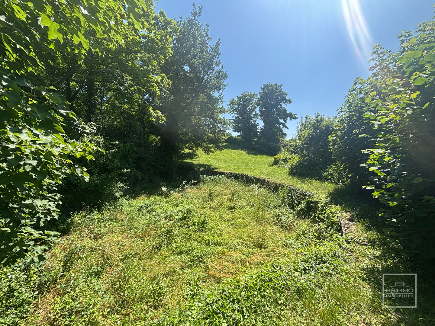 CHASSELAY – Appartement 9 Pièces de 232 m² avec terrain privatif attenant