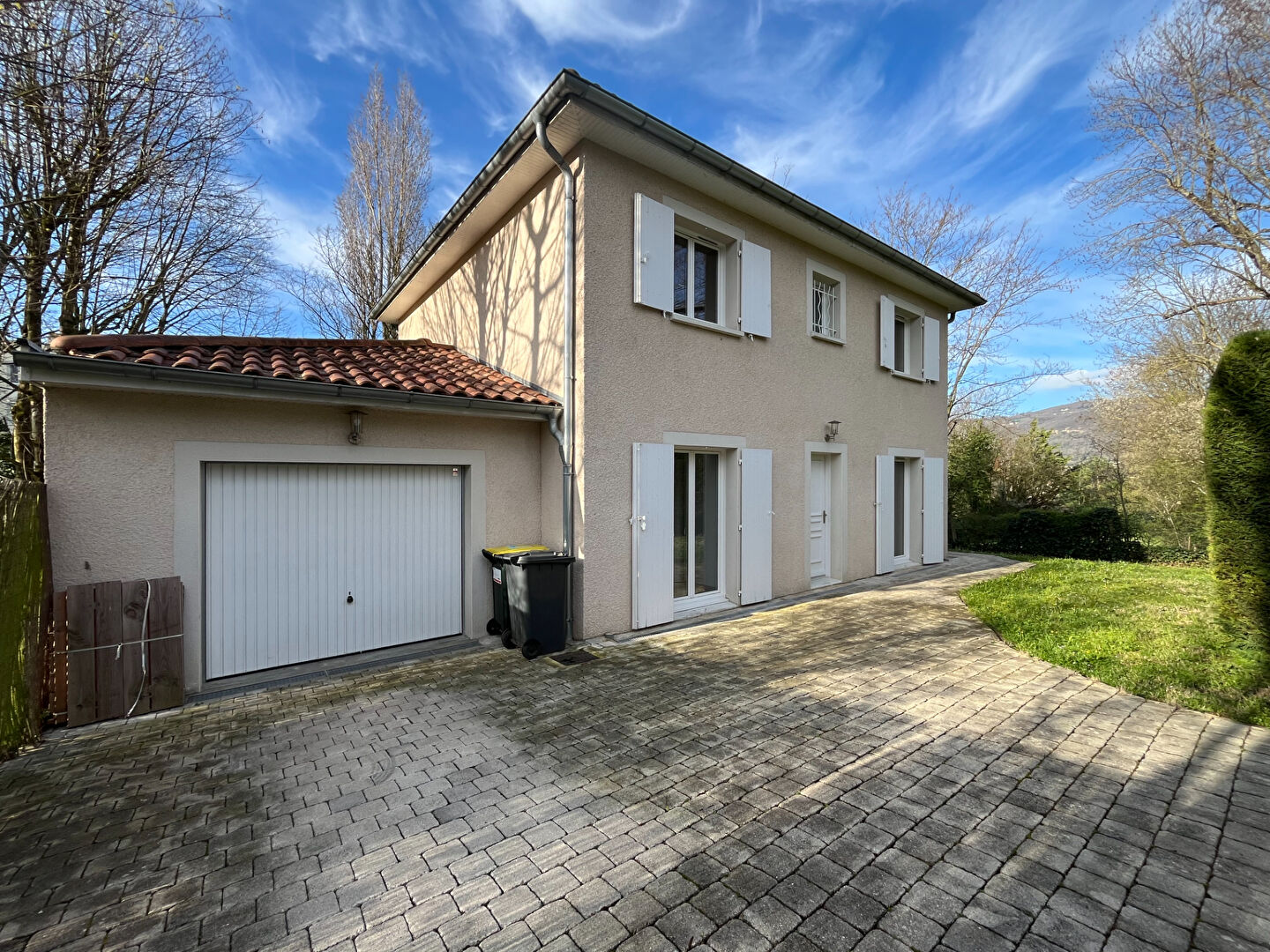 Maison Fontaines Sur Saone 6 pièce(s) 123 m2 – Proximité centre ville