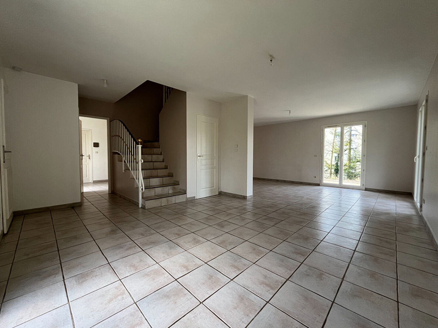 Maison Fontaines Sur Saone 6 pièce(s) 123 m2 – Proximité centre ville
