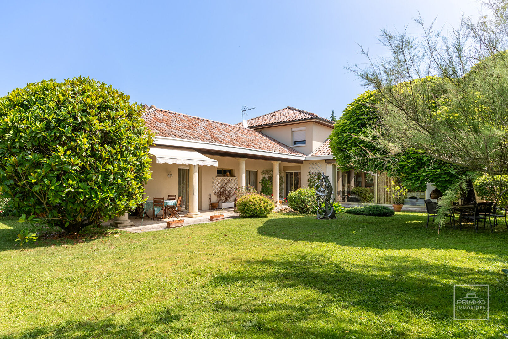 SAINT DIDIER AU MONT D’OR, Maison lumineuse de 200m² habitables sur beau terrain plat