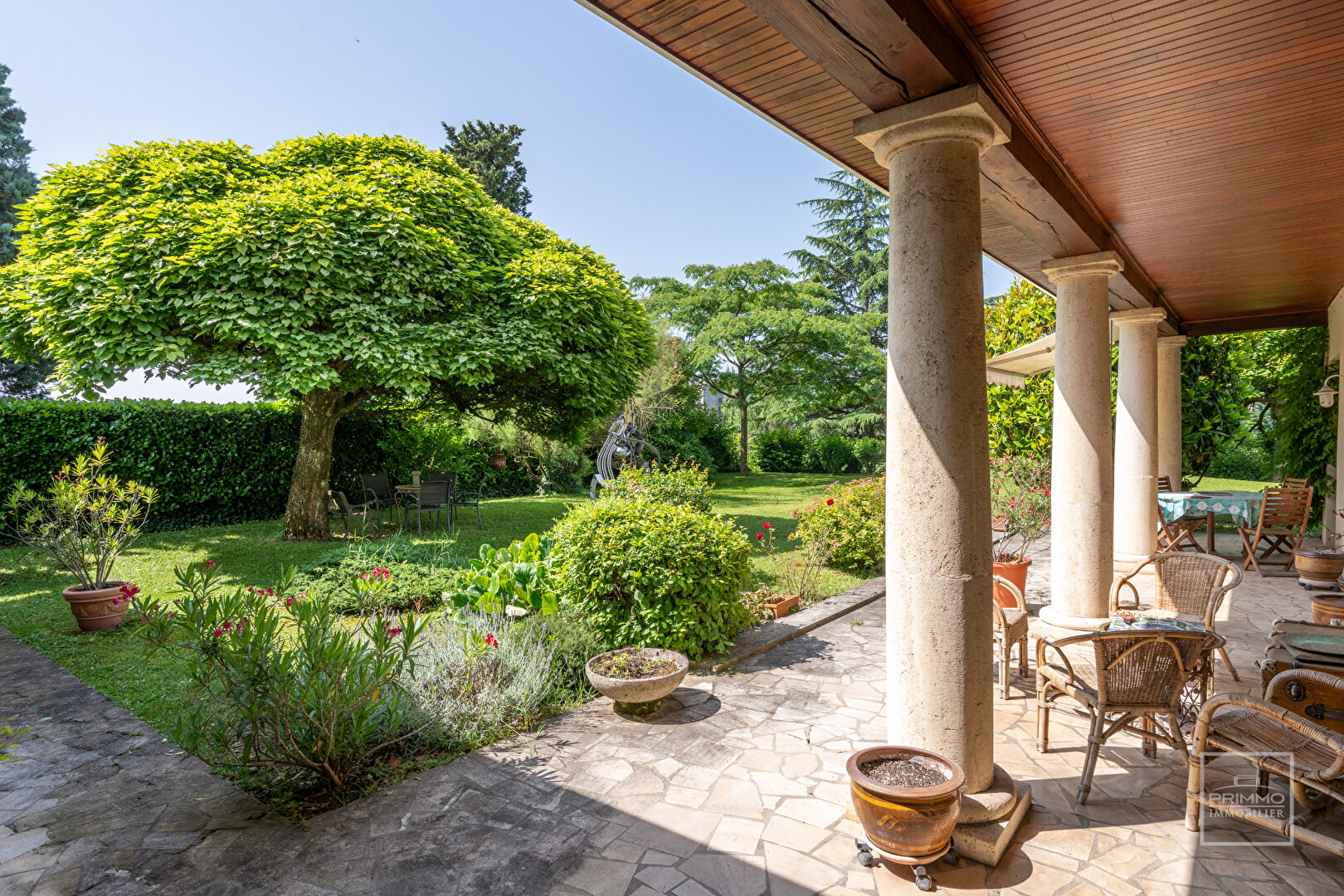 SAINT DIDIER AU MONT D’OR, Maison lumineuse de 200m² habitables sur beau terrain plat