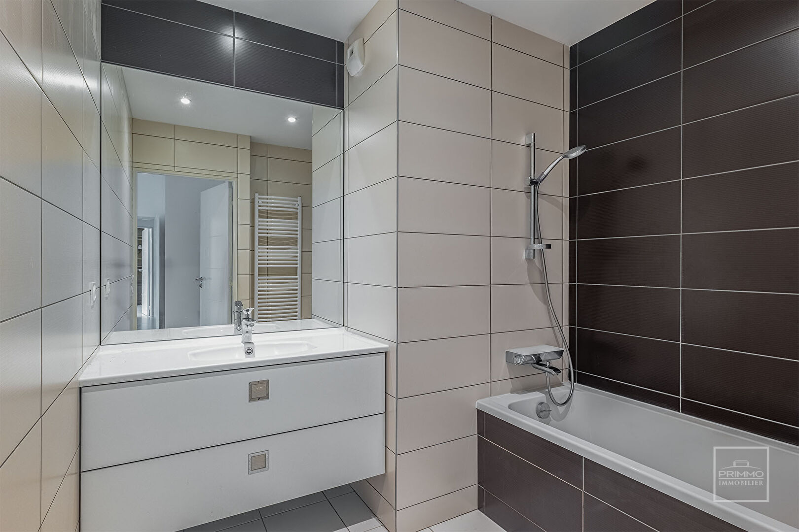 SAINT DIDIER AU MONT D’OR, Appartement de 101m² en rez de jardin sécurisé