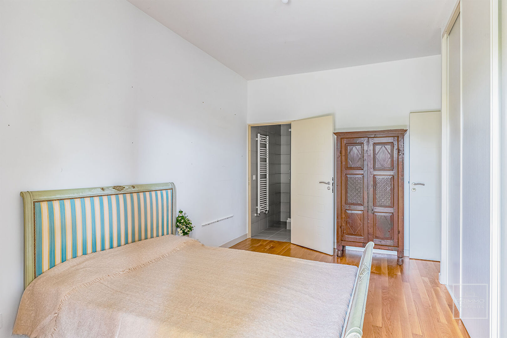 SAINT DIDIER AU MONT D’OR, Appartement de 101m² en rez de jardin sécurisé