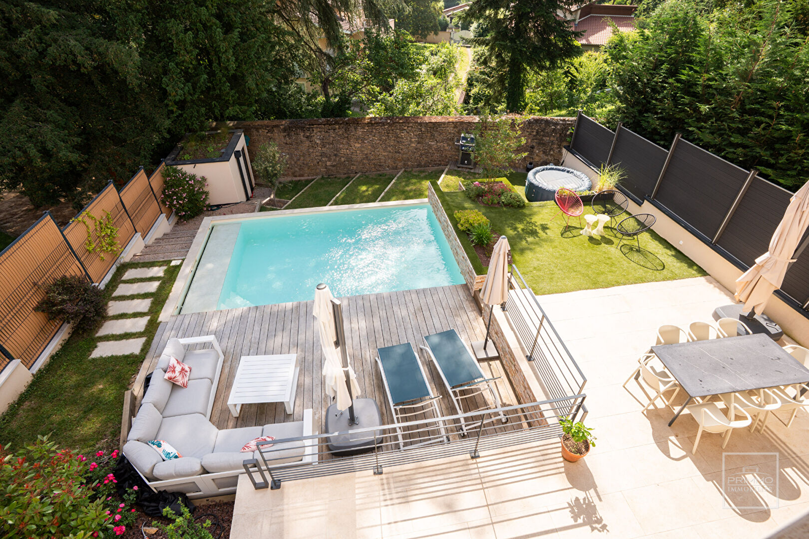 SAINT CYR AU MONT D’OR, proche centre, Maison contemporaine de 2023 avec piscine