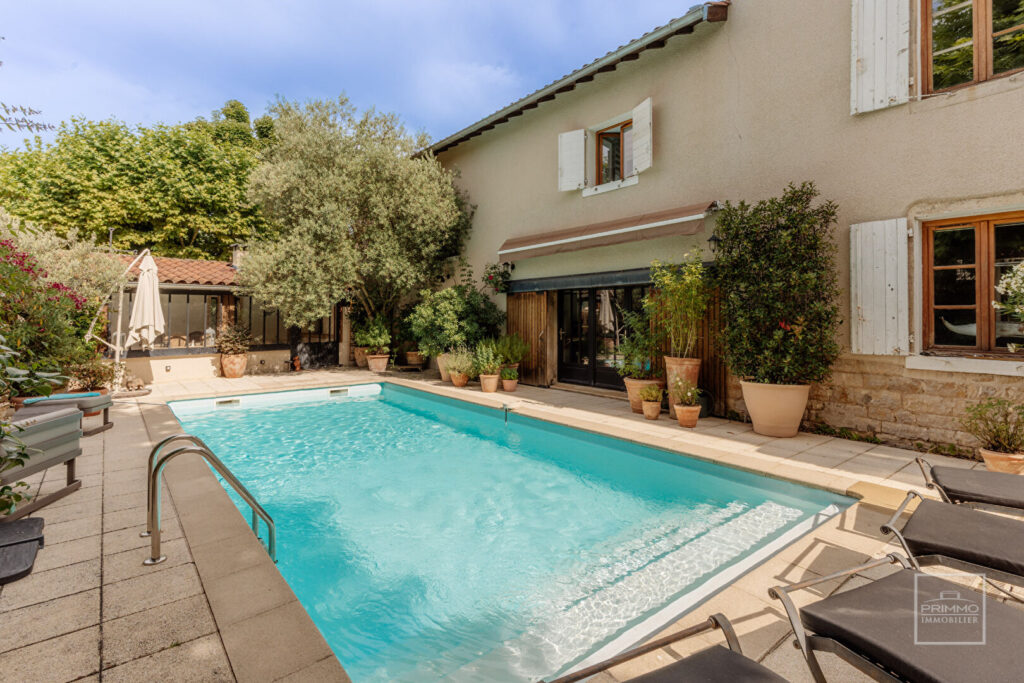 SAINT BERNARD – Maison de charme 271 m2 avec piscine