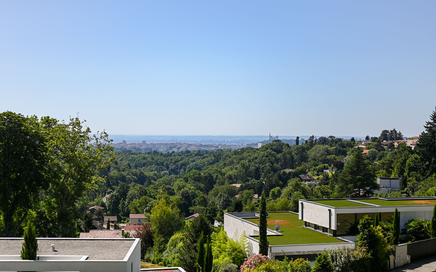 SAINT DIDIER AU MONT D’OR, Appartement de 124.33m² dans parc arboré avec vue sur Lyon et les Alpes