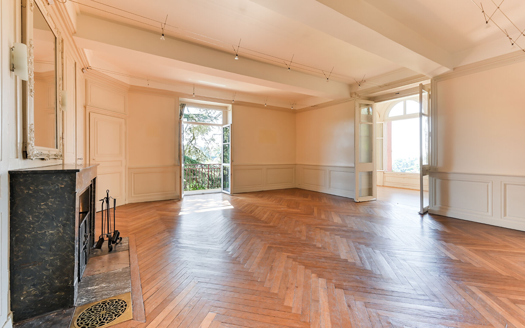 SAINT DIDIER AU MONT D’OR, Appartement de 124.33m² dans parc arboré avec vue sur Lyon et les Alpes