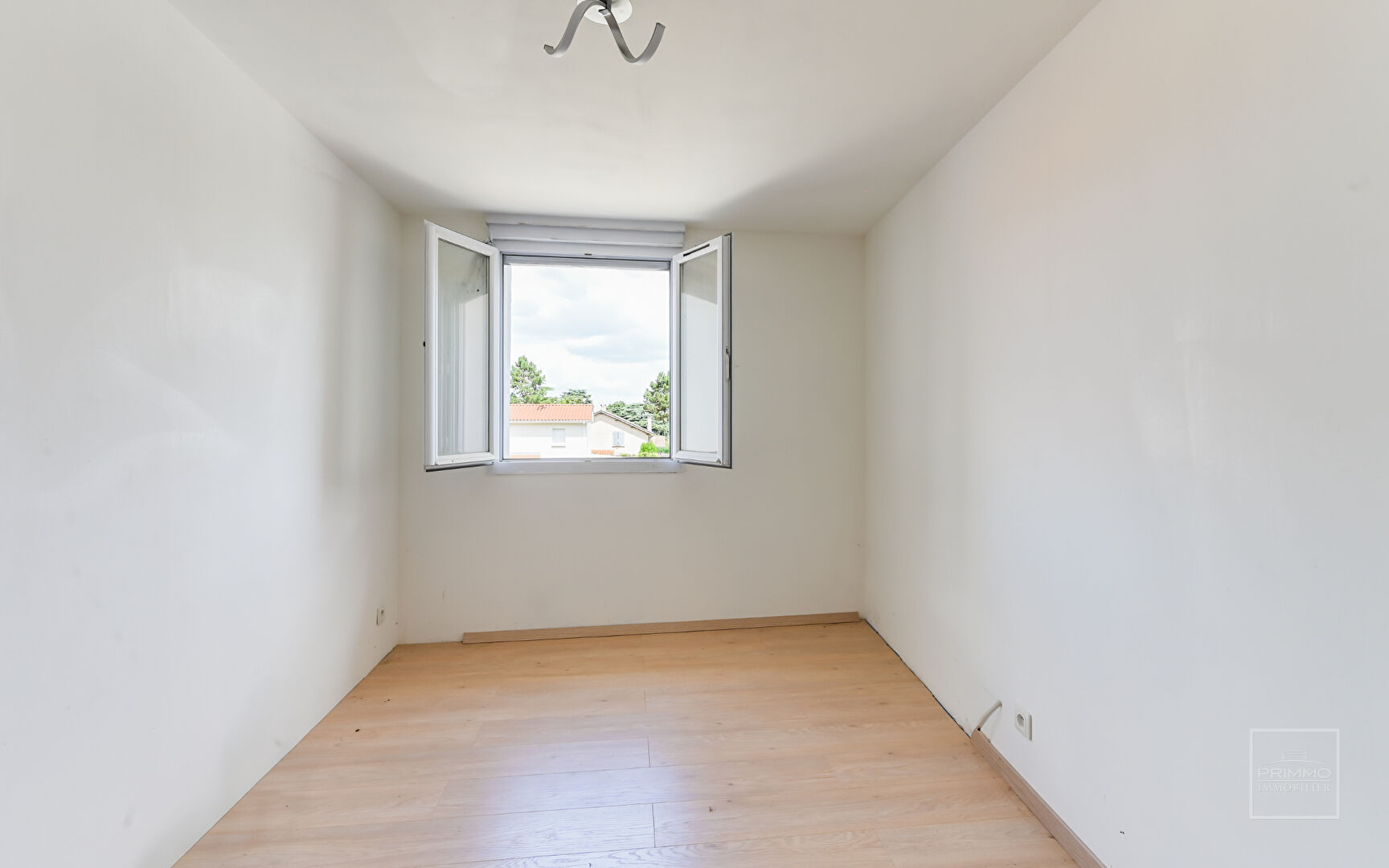 Exclusivité Chasselay – Maison de 164 m² & appartement de 71 m² avec terrasse