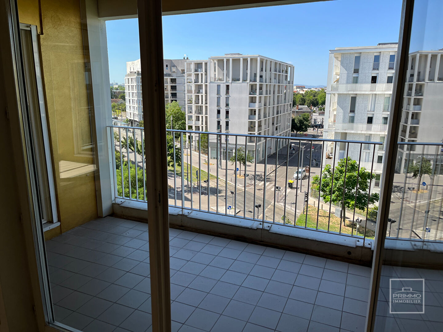 LYON 8, ETAGE ELEVE & VUE FOURVIERE, 3 BALCONS, 79.14m²