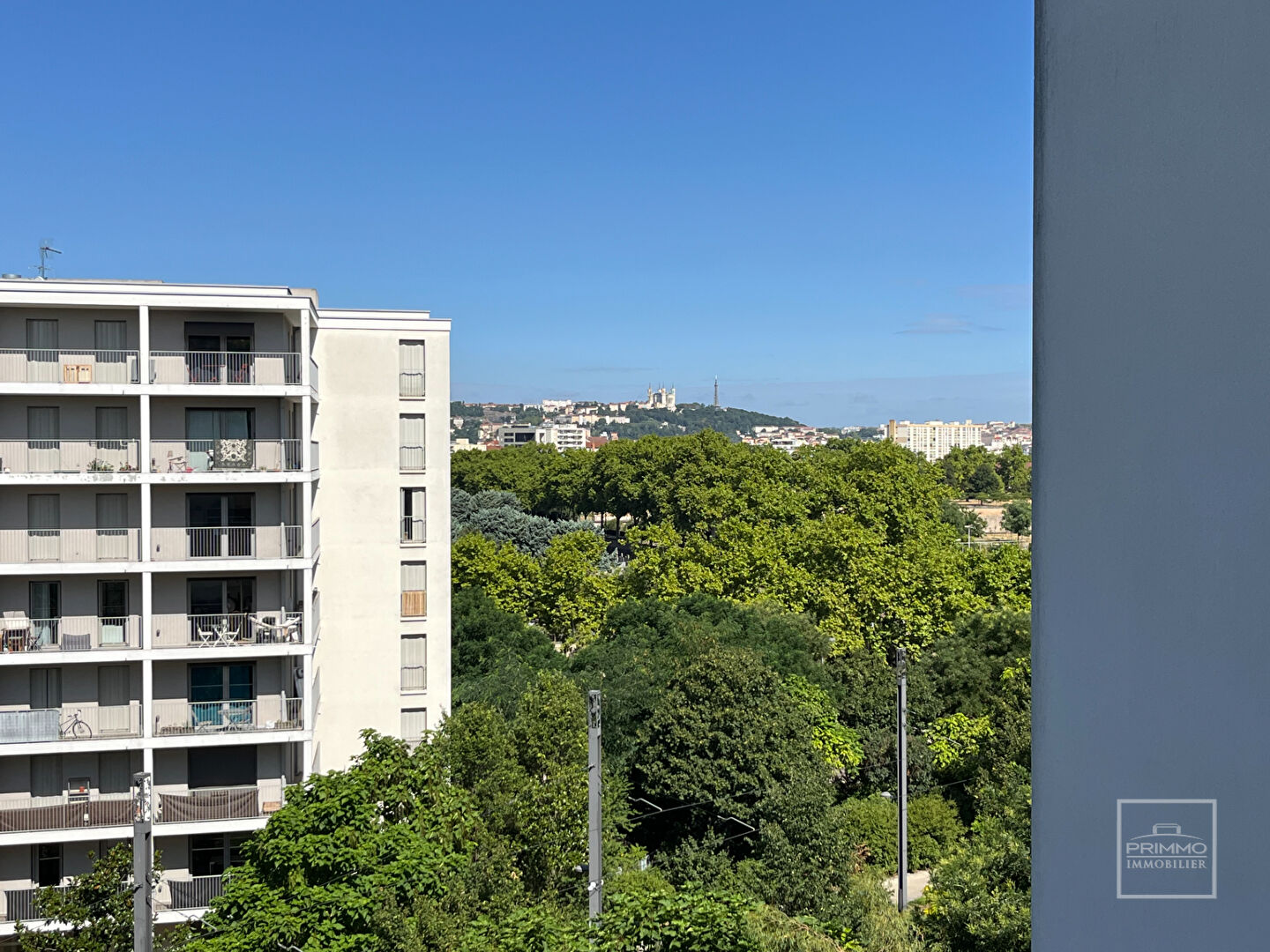 LYON 8, ETAGE ELEVE & VUE FOURVIERE, 3 BALCONS, 79.14m²