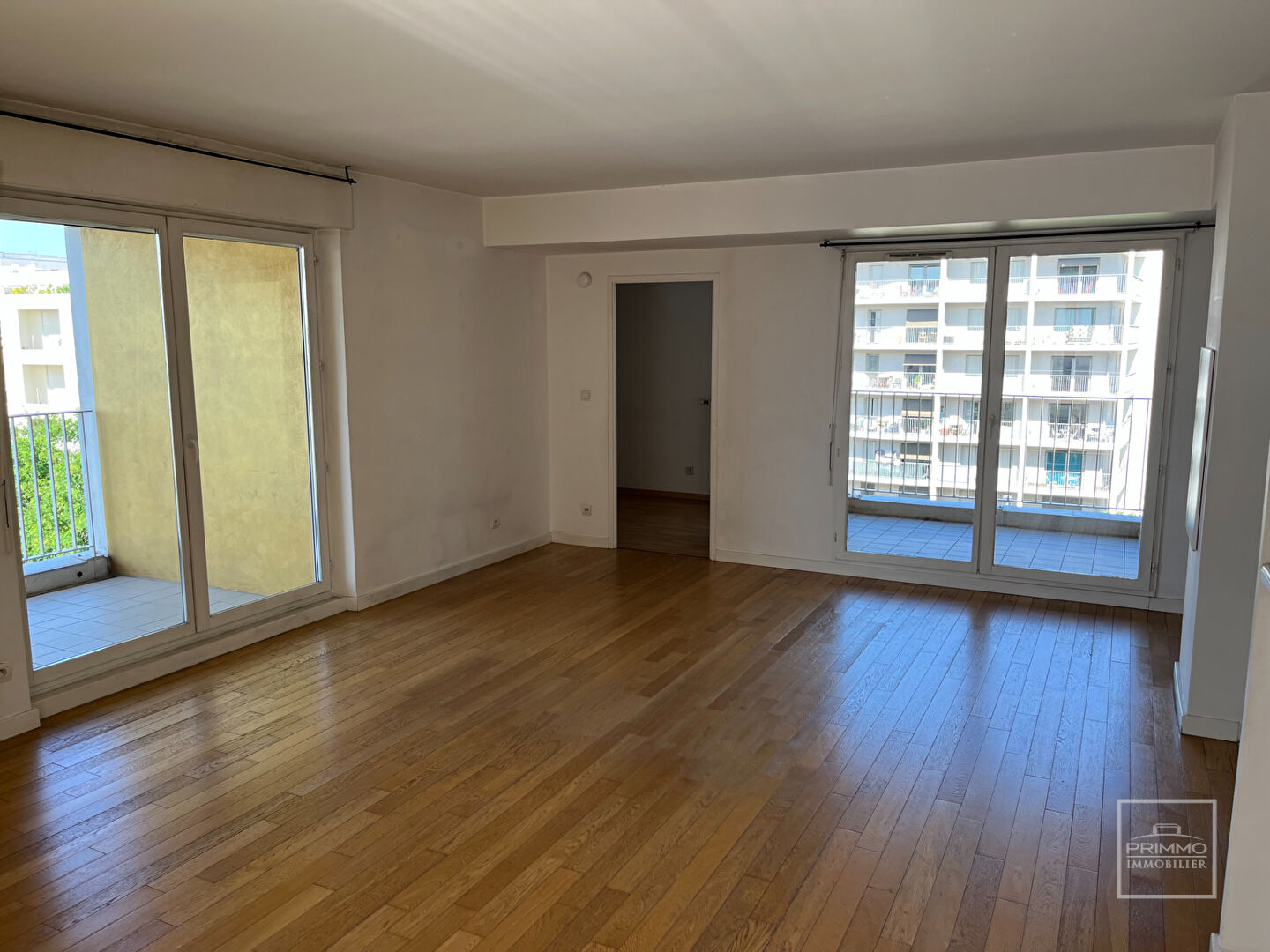 LYON 8, ETAGE ELEVE & VUE FOURVIERE, 3 BALCONS, 79.14m²