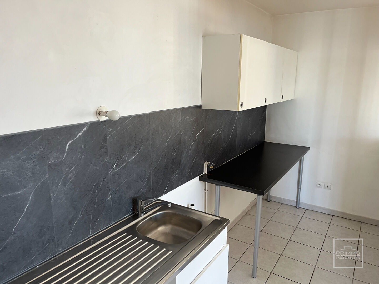 LYON 8, ETAGE ELEVE & VUE FOURVIERE, 3 BALCONS, 79.14m²