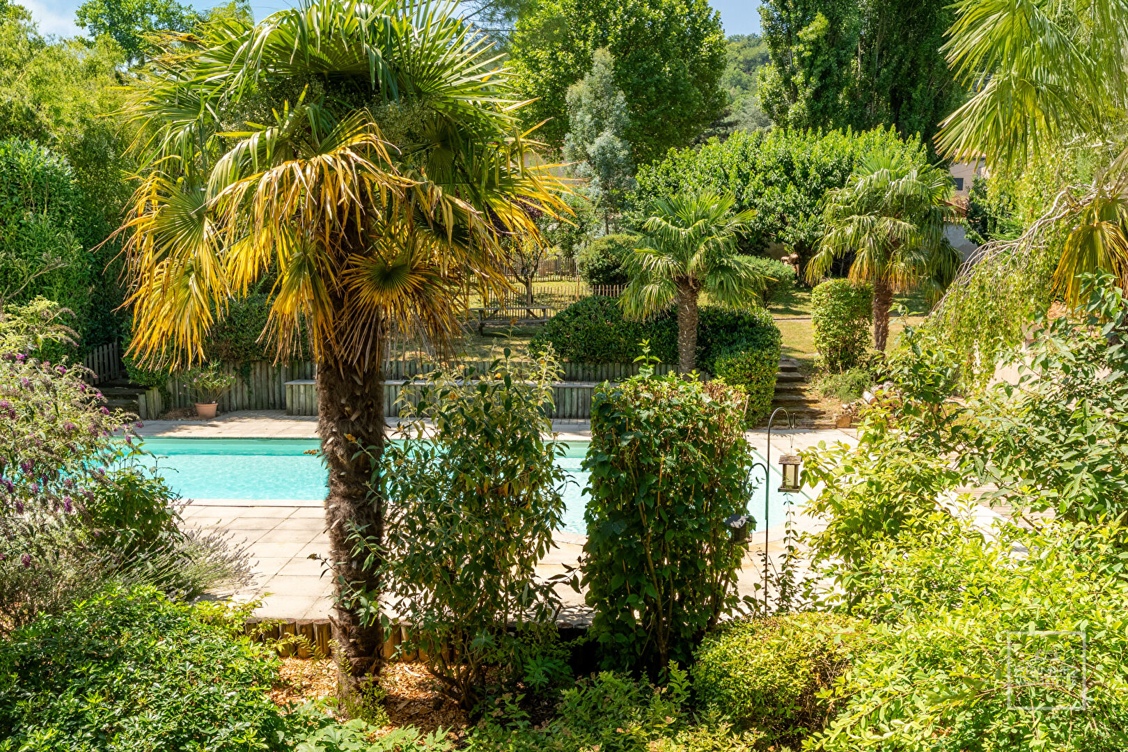 CURIS AU MONT D’OR, Maison de 325 m² en pierres dorées, 6 chambres + Studio