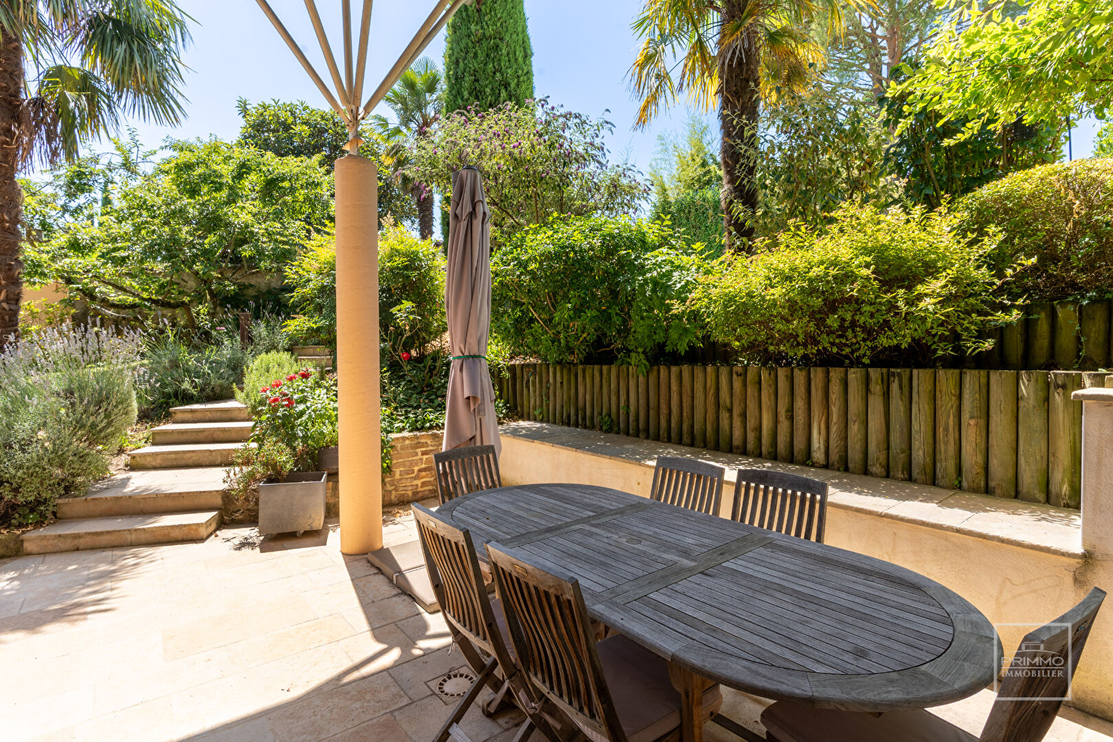 CURIS AU MONT D’OR, Maison de 325 m² en pierres dorées, 6 chambres + Studio