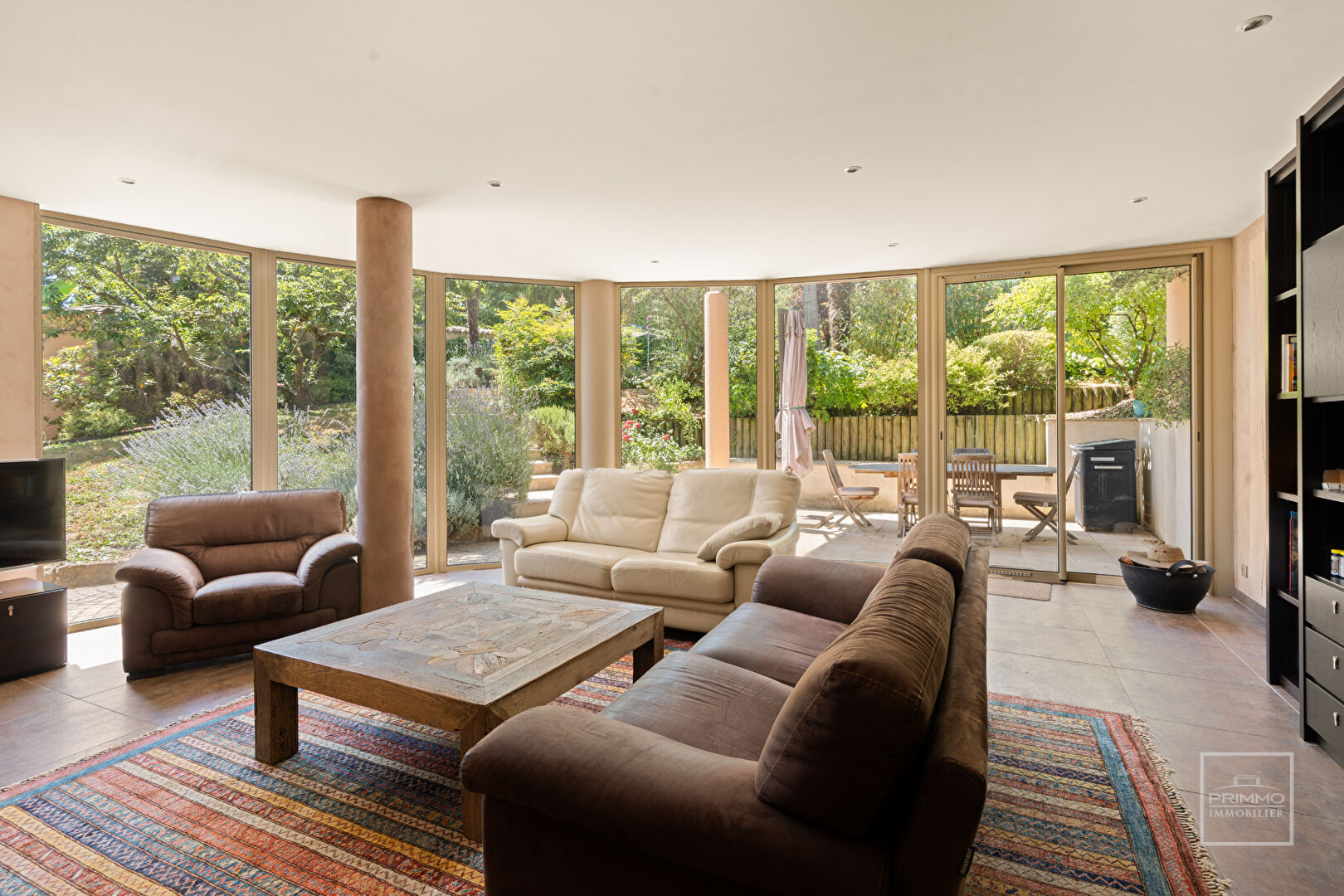 CURIS AU MONT D’OR, Maison de 325 m² en pierres dorées, 6 chambres + Studio