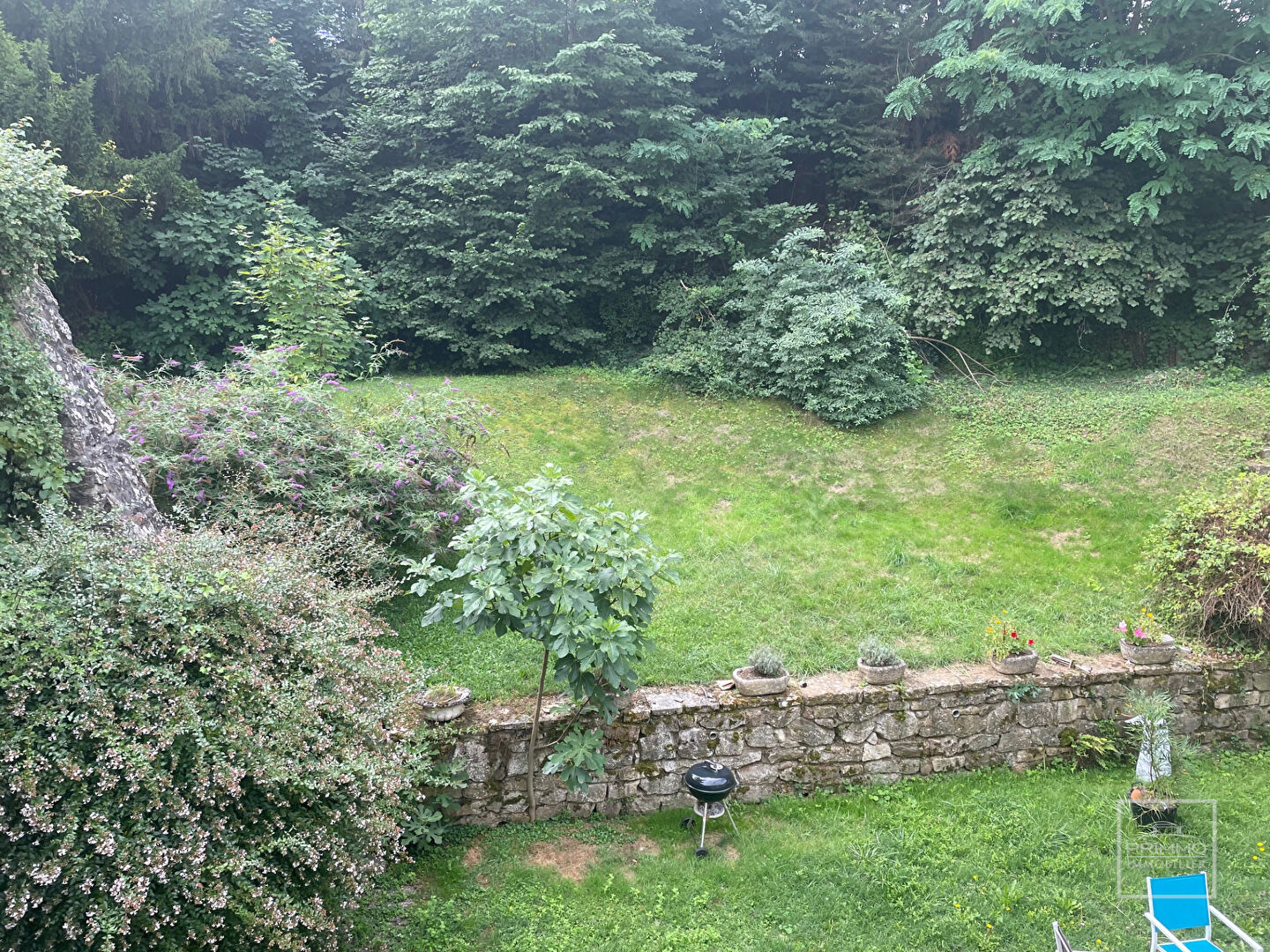 CHASSELAY – Maison Appartement 9 Pièces de 231 m² avec terrain privatif attenant