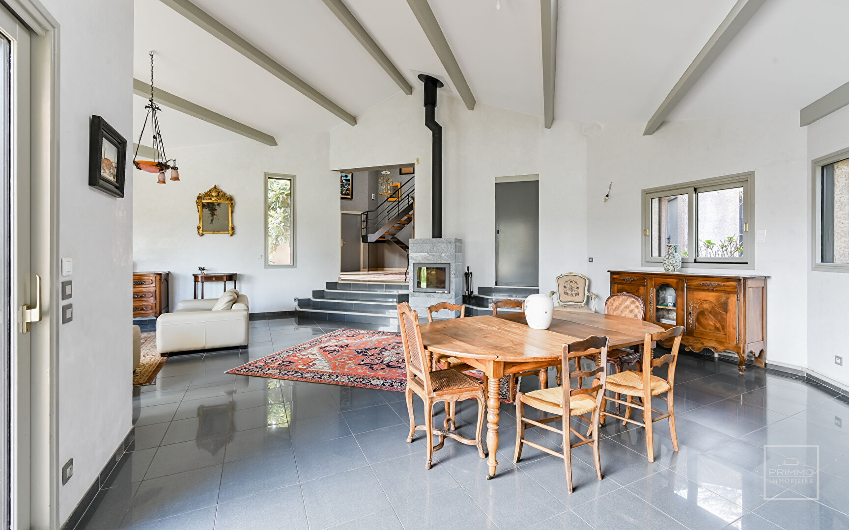 Saint Cyr au Mont d’Or, 12mn à pied du Village, Maison d’environ 230m² sur 1 617m² de terrain