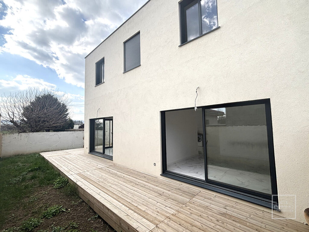 Les Chères – maison 4 pièces au calme – proche du bourg