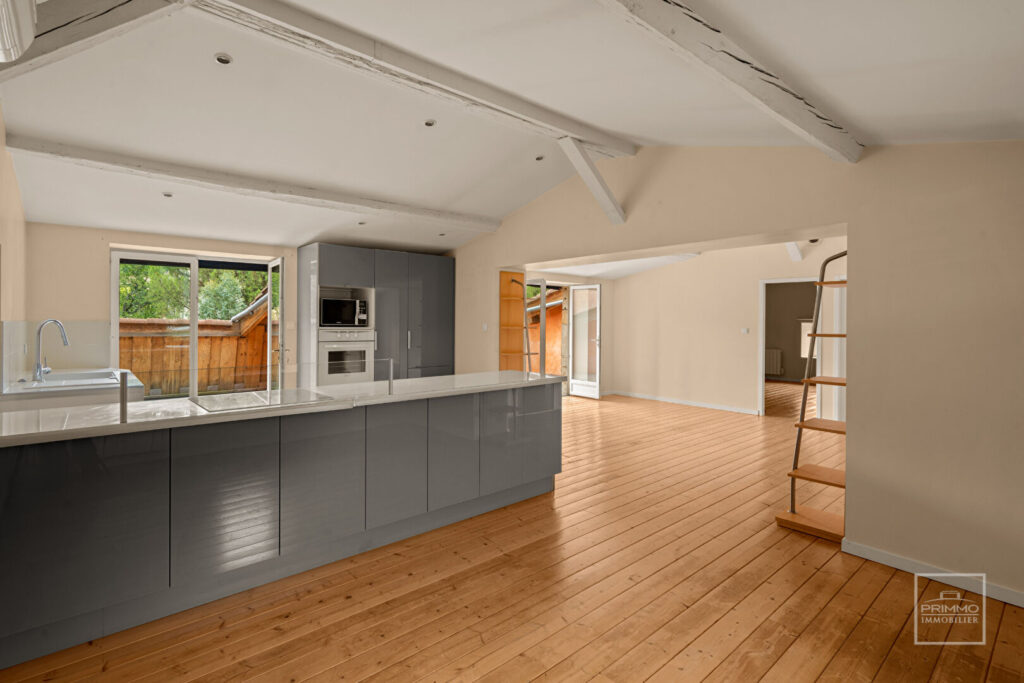 CURIS-AU-MONT-D’OR – Grand T3 Bis avec terrasse de 30m²