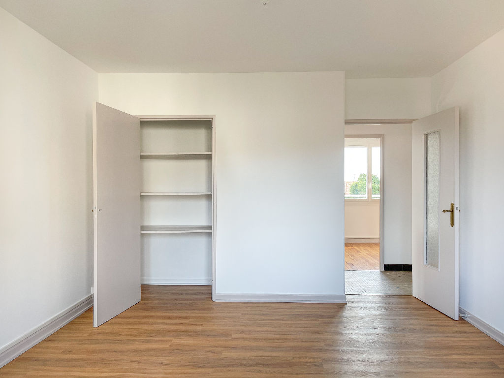 APPARTEMENT T3 MEUBLE AU CALME- CENTRE DECINES CHARPIEU