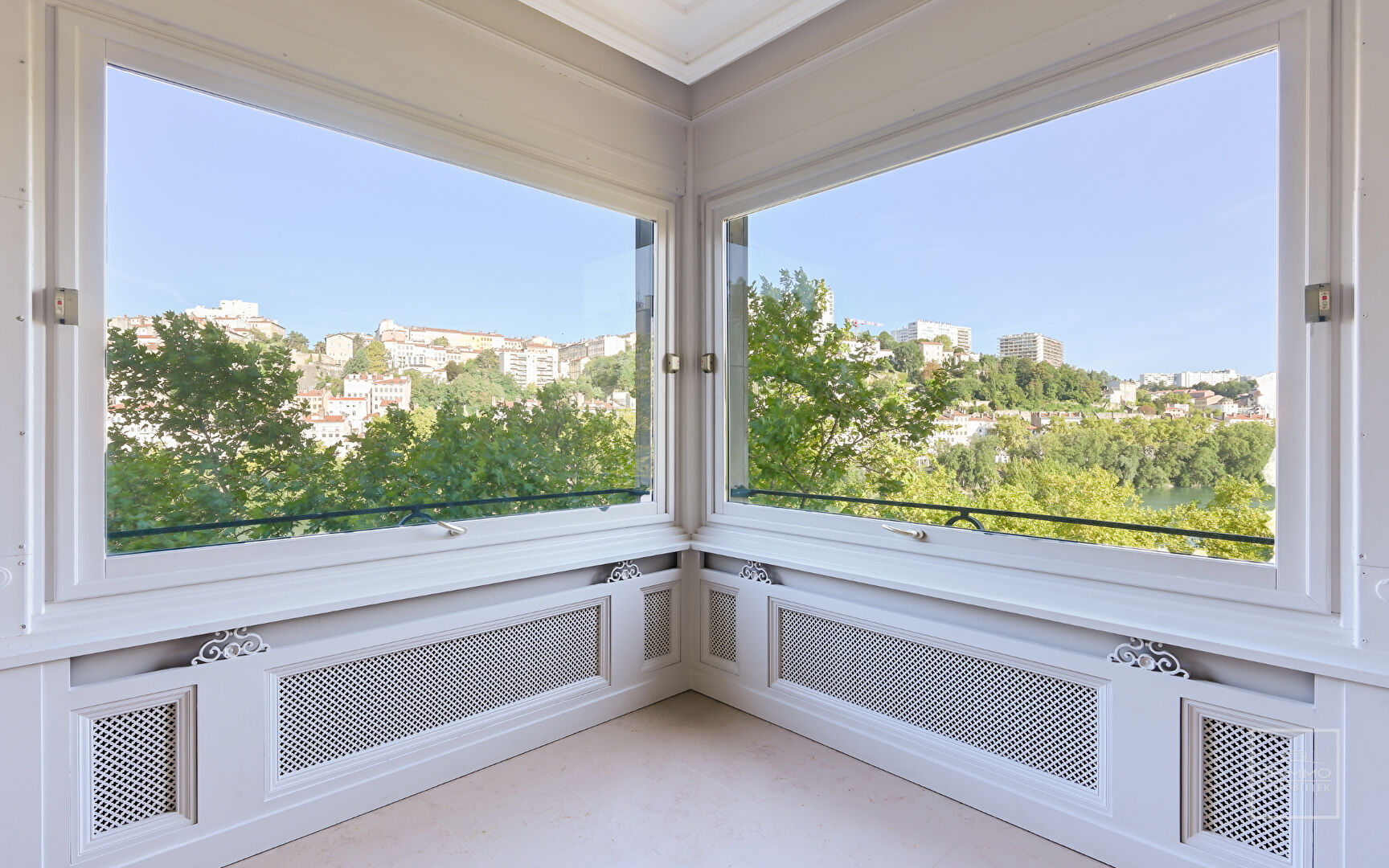 Appartement de standing rénové – T4