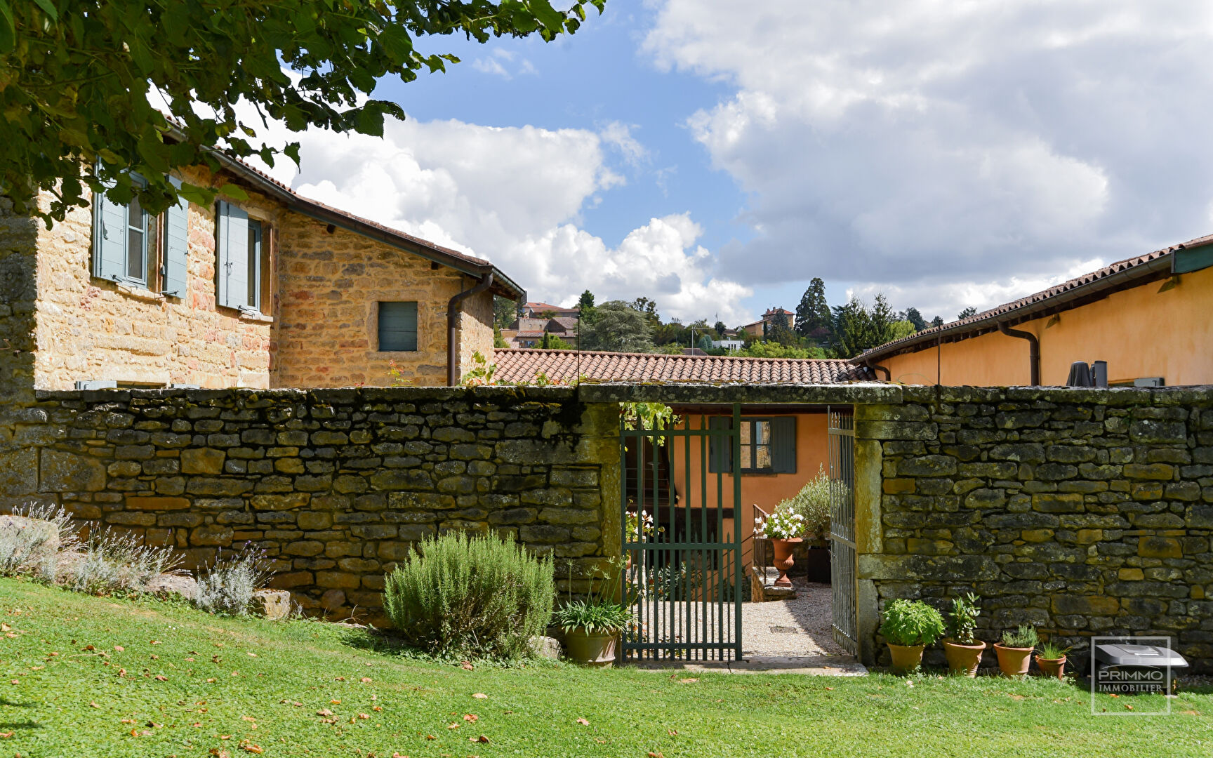 Saint Didier Au Mont D Or Magnifique propriété ancienne avec dépendances