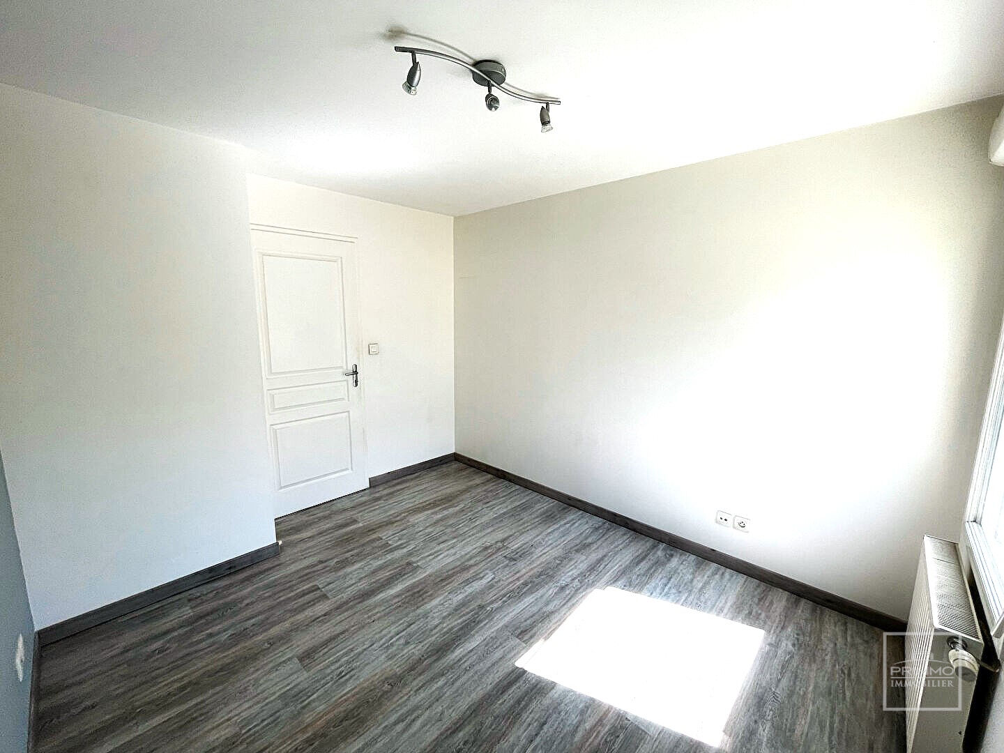LYON 9ème, au calme, Appartement T2 de 54m², avec jardin clos de 52m² sans vis à vis.