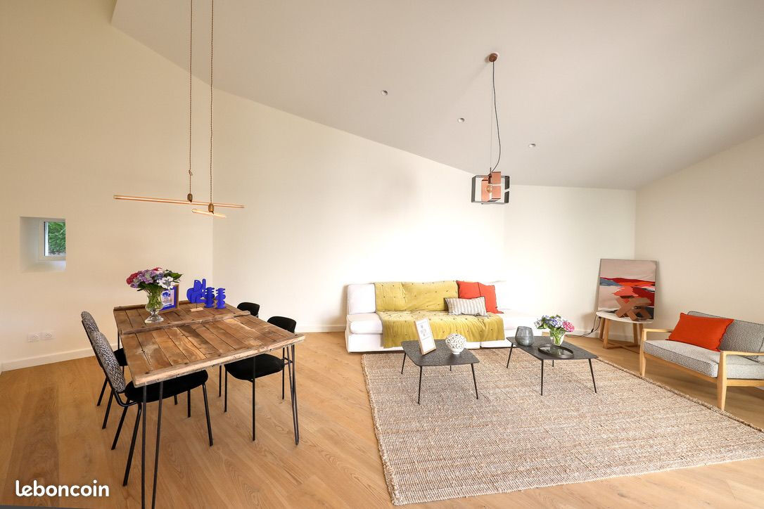 ST CYR AU MT D’OR, Maison de charme du XIXème rénovée de145m² avec patio de 20m²