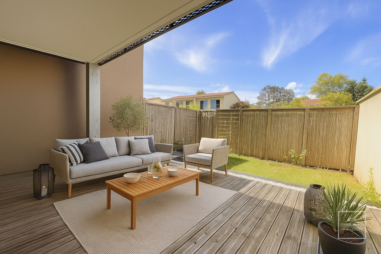 A Dardilly appartement en rez de chaussée 3 pièce(s) 65.24 m2 avec terrasse et jardin de 39.69m², garage et place de parking