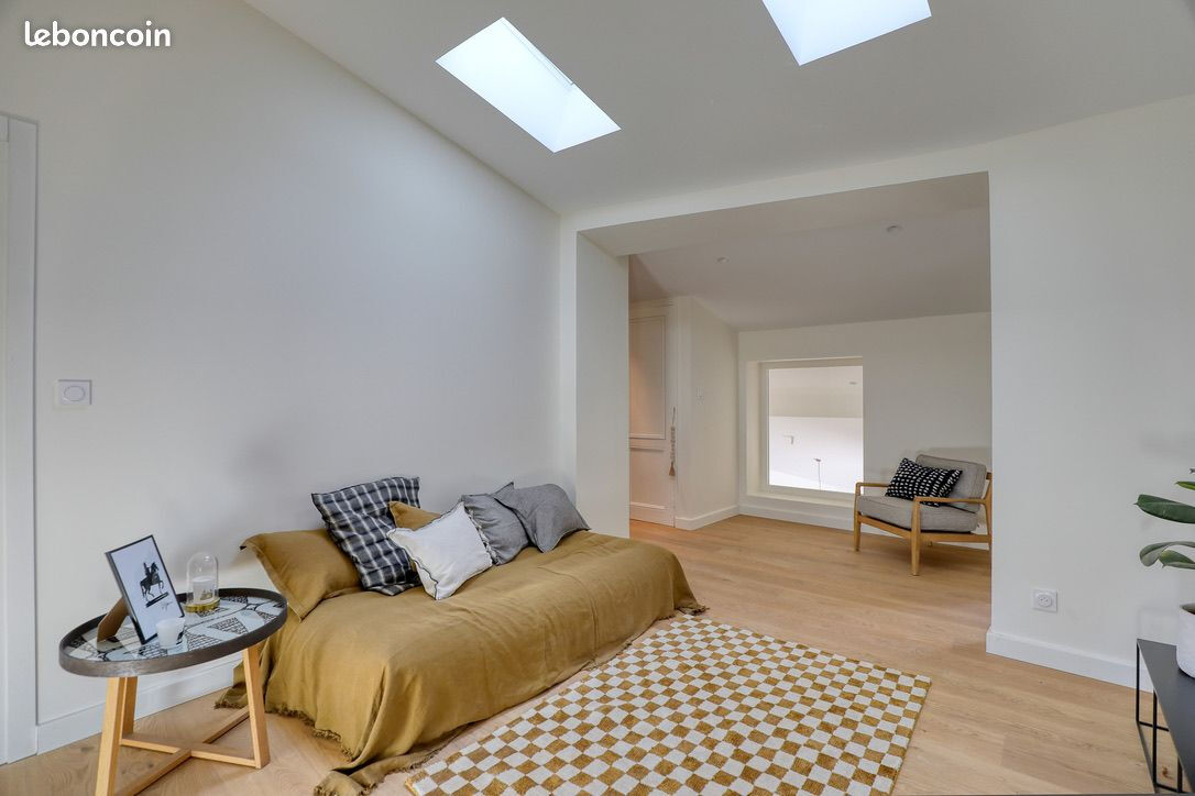 SAINT CYR AU MONT D’OR, Maison de charme du XIXème rénovée de145m² avec cour de 20m²
