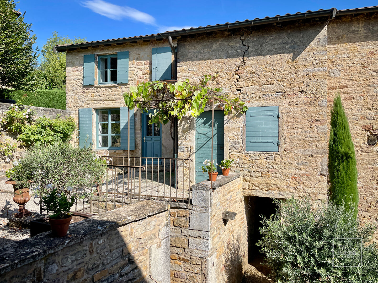 Saint Cyr Au Mont D Or Magnifique propriété ancienne avec dépendances