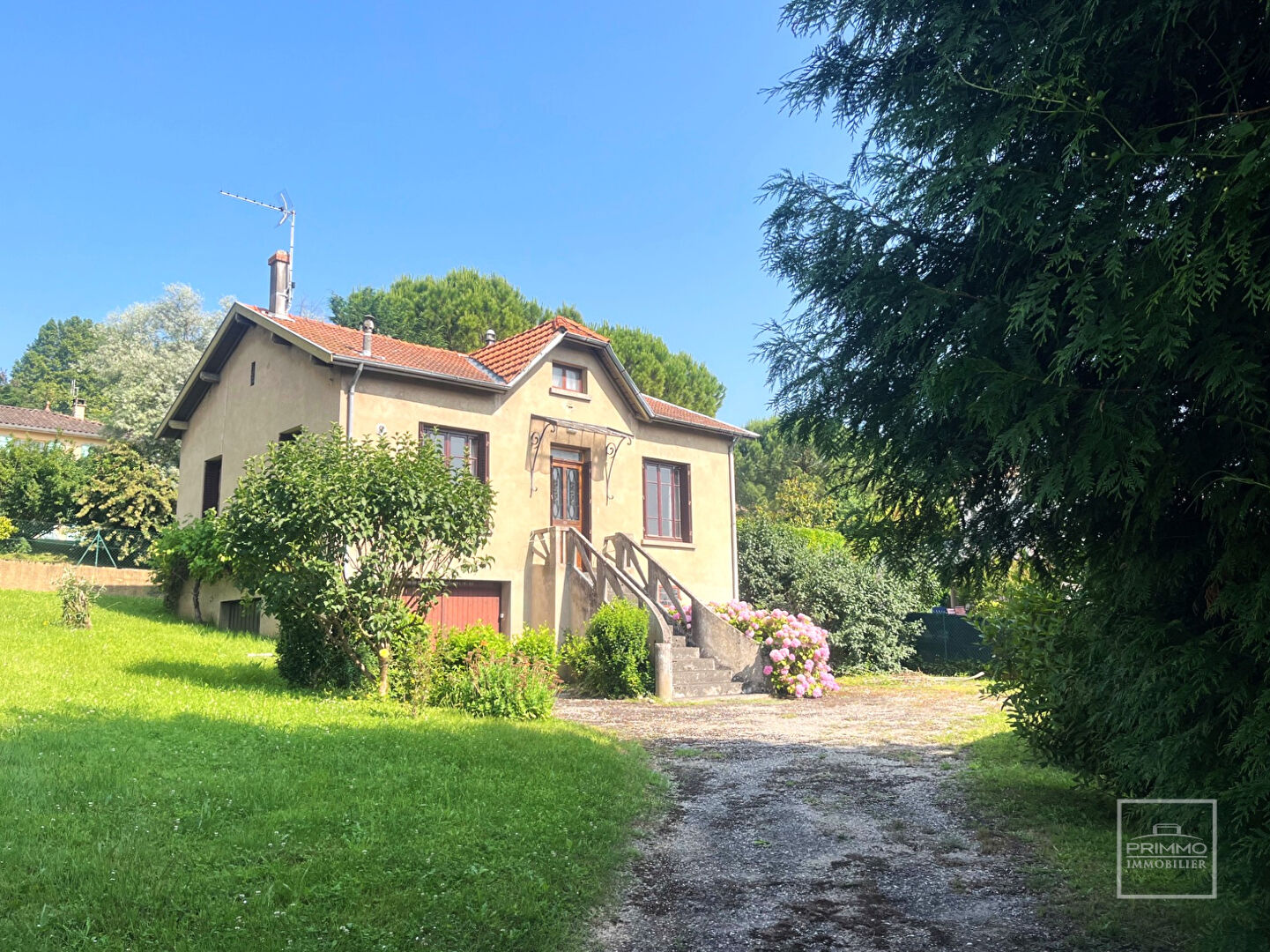 SAINT CYR AU MONT D’OR, Maison 3 Pièces de 66m² à réhabiliter sur 726m² de jardin clos.