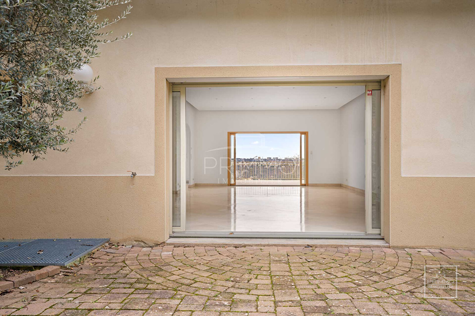 COLLONGES AU MONT D’OR, Belle Maison de 203m² (340 utiles) sur 1142m² de terrain avec vue