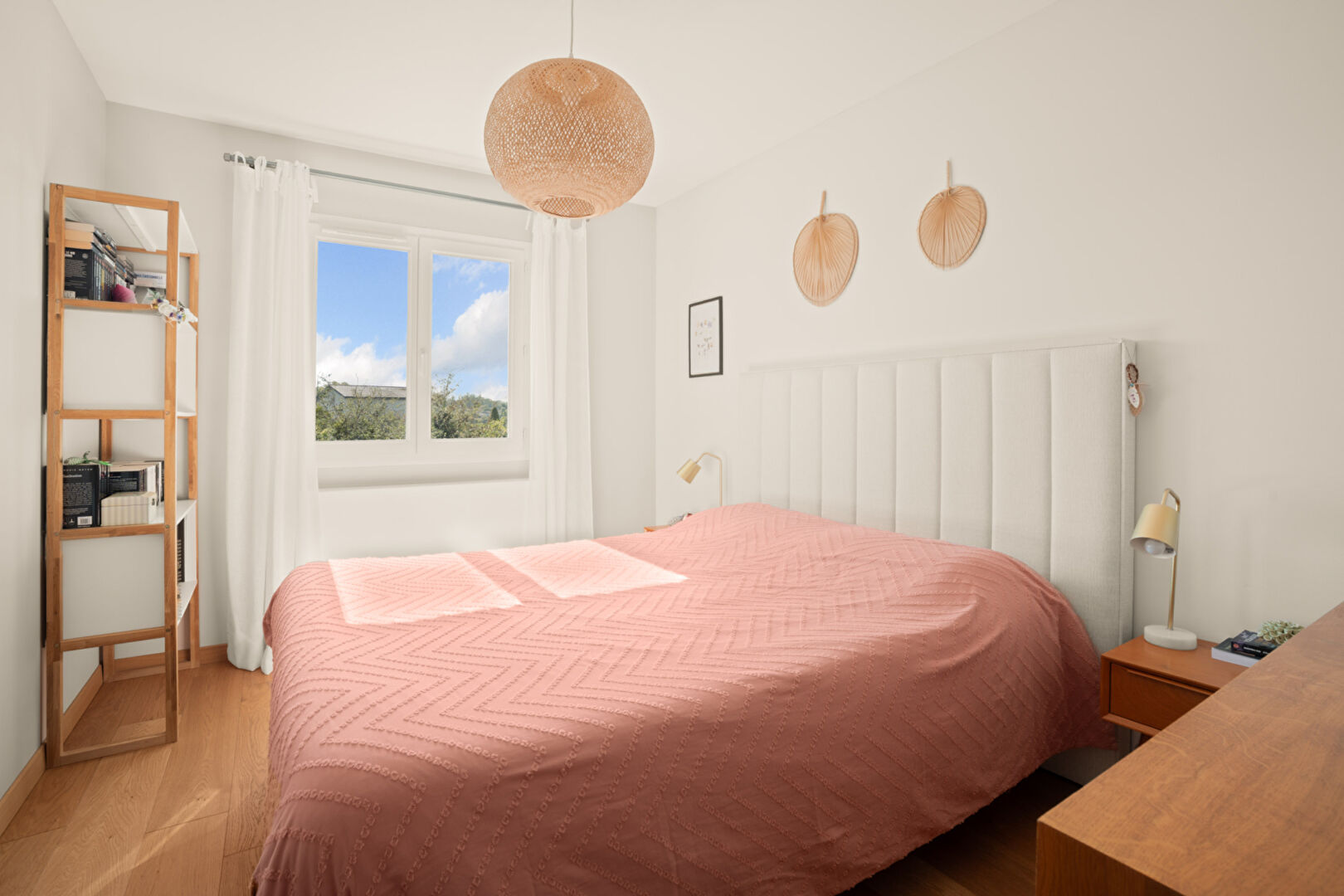 Cailloux-sur-Fontaines – Maison récente – 4 chambres, piscine et garage