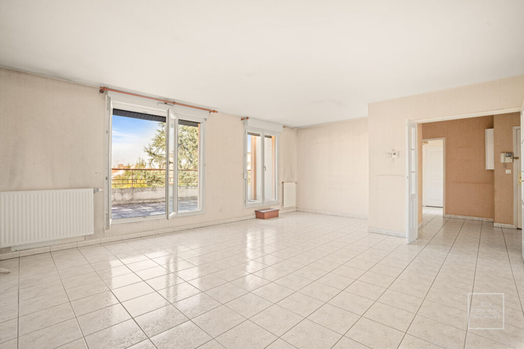 LYON 4, DERNIER ETAGE, 96.5m², TERRASSE DE 18.26m²