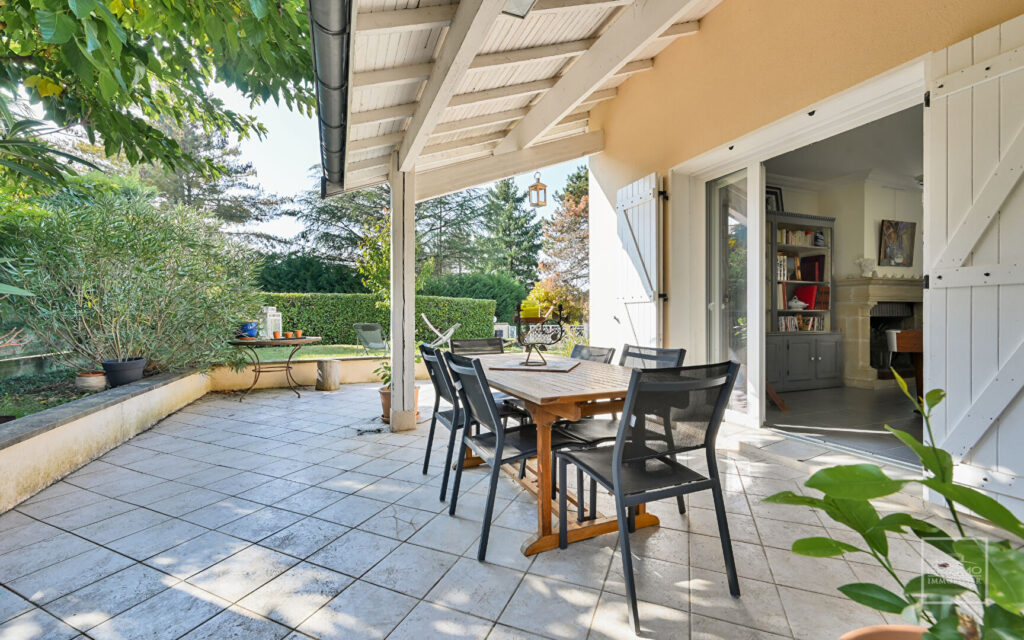 CHAMPAGNE – VOLUMES & LUMIERE – 190m² & 805m² TERRAIN