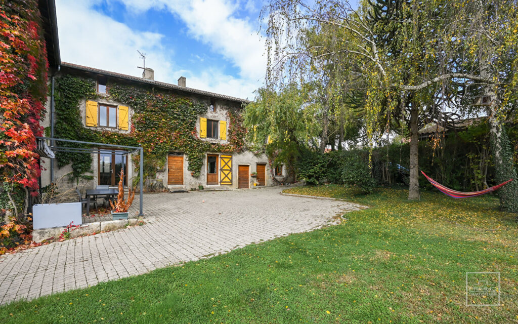 Maison Miserieux 9 pièce(s) 225 m2