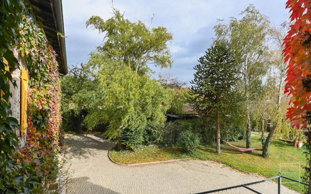 Maison Miserieux 9 pièce(s) 225 m2
