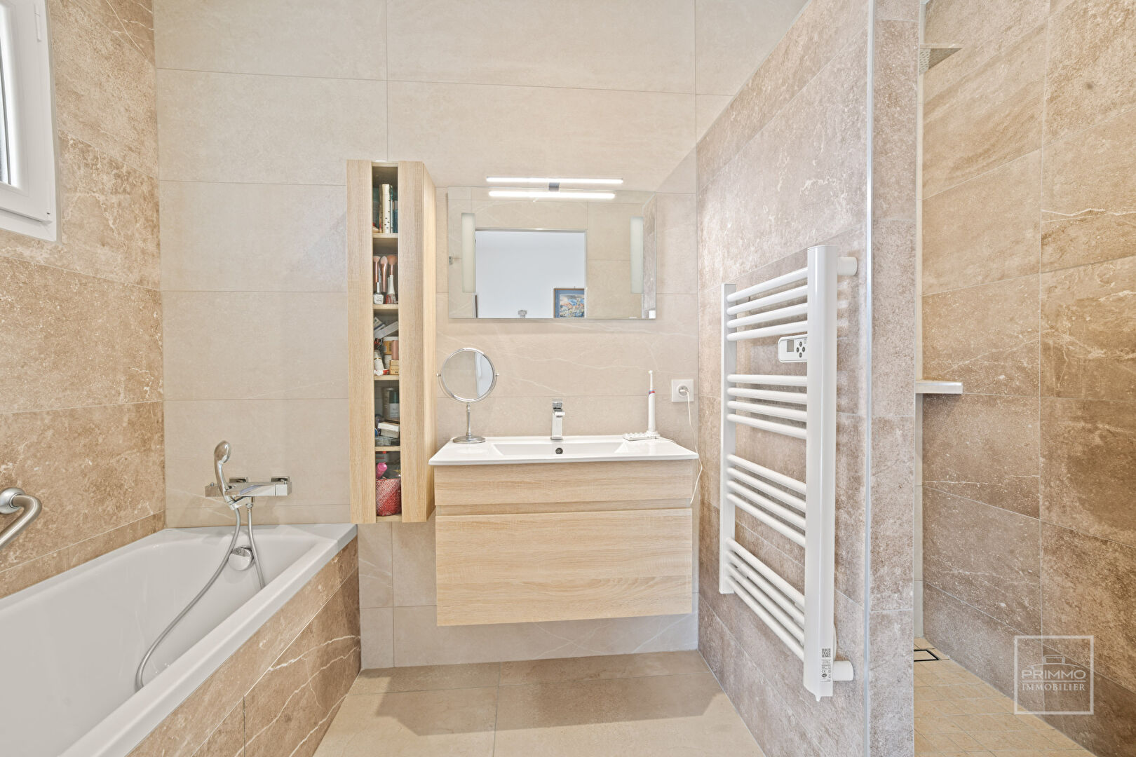 Villa PLAIN PIED 4 chambres, jardin aménagé, piscine