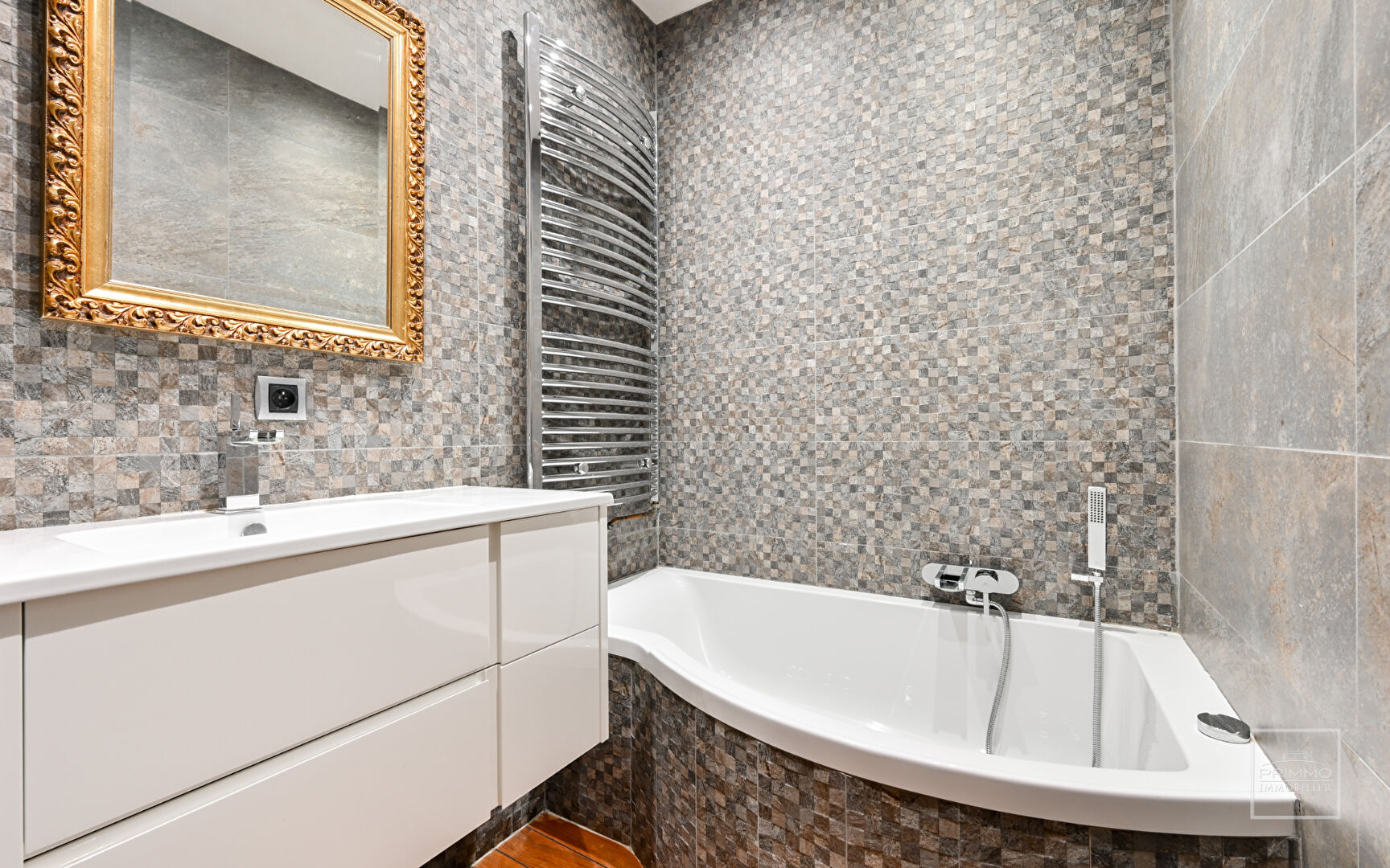 SAINT DIDIER AU MONT D’OR, Maison ancienne de charme d’environ 250 m² avec piscine