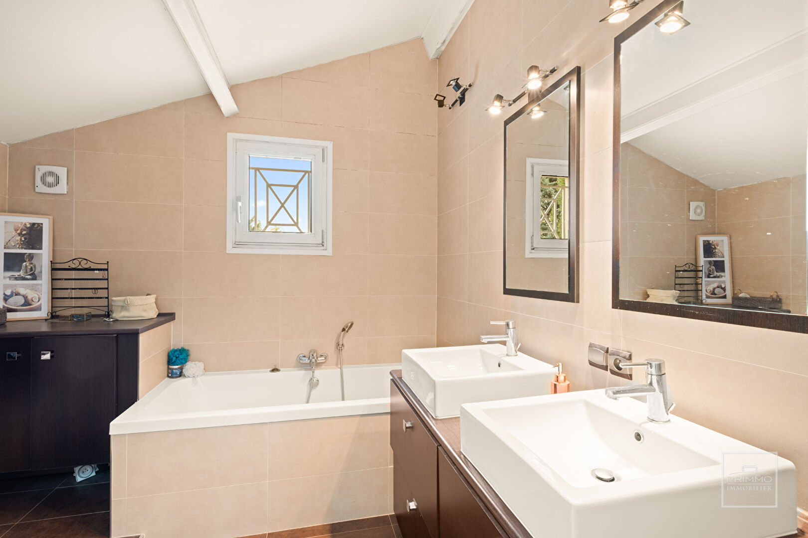 SAINT DIDIER AU MONT D’OR Maison d’architecte de 230m² au calme sans vis à vis