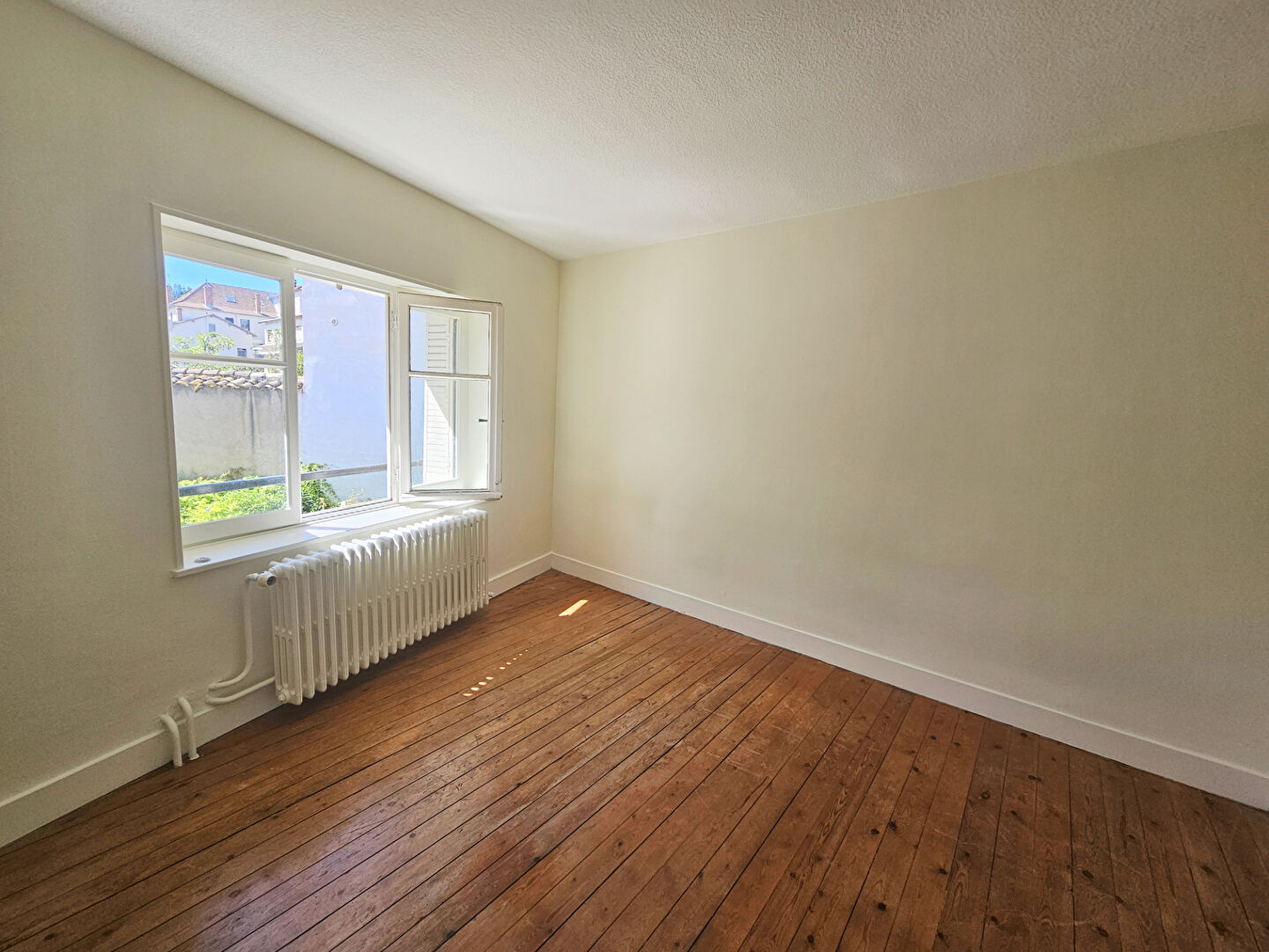 Maison CHASSELAY 4 Pièces 100 m² – Grand terrain