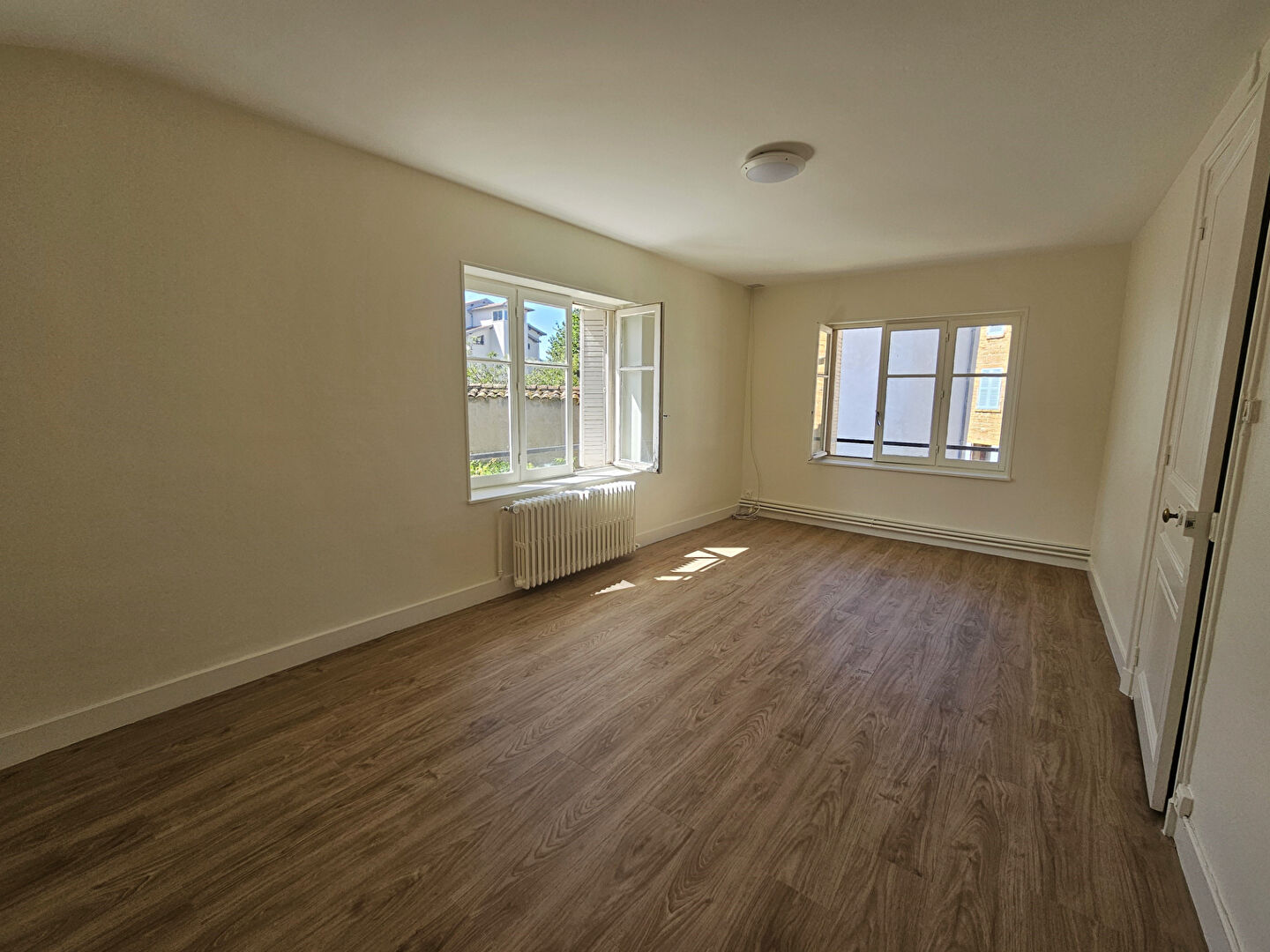 Maison CHASSELAY 4 Pièces 100 m² – Grand terrain