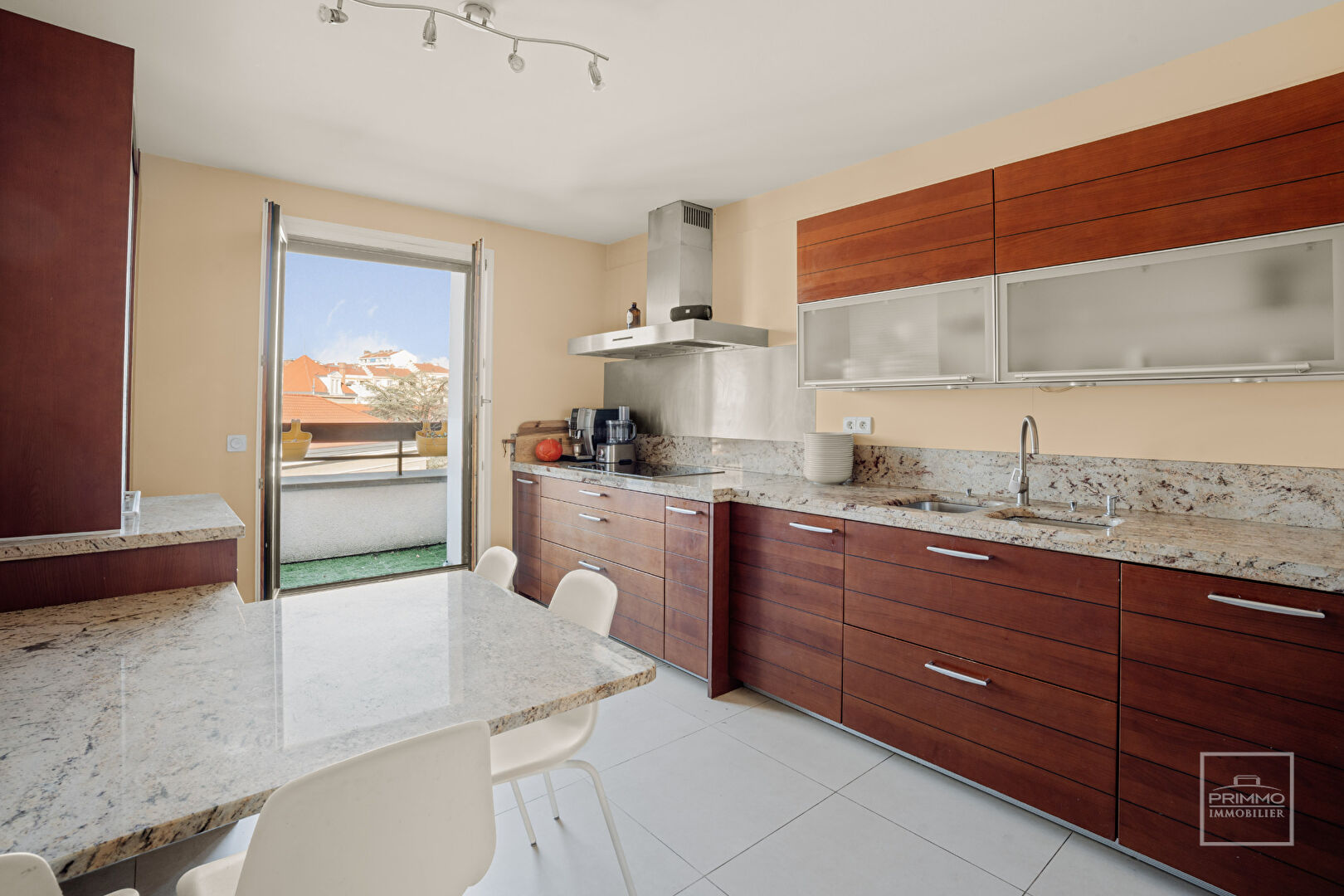 LYON 4ème Croix-Rousse, en dernier étage, Appartement 6 pièces de 196m² avec vue