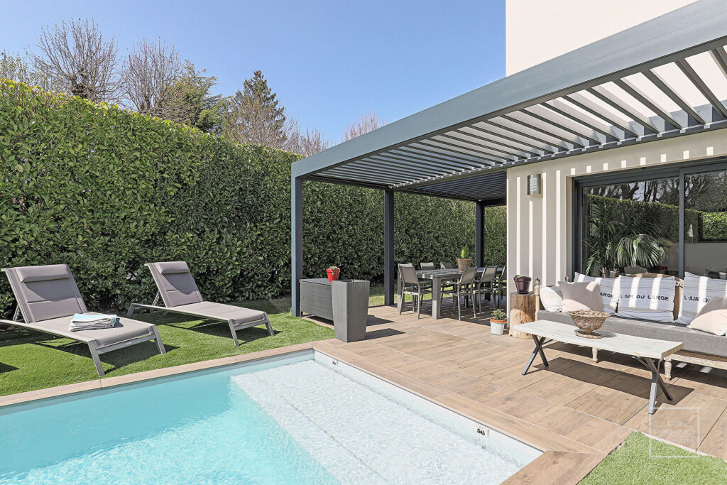 SAINT CYR AU MONT D’OR, belle Maison contemporaine de 151m² habitables sur 635m² de terrain