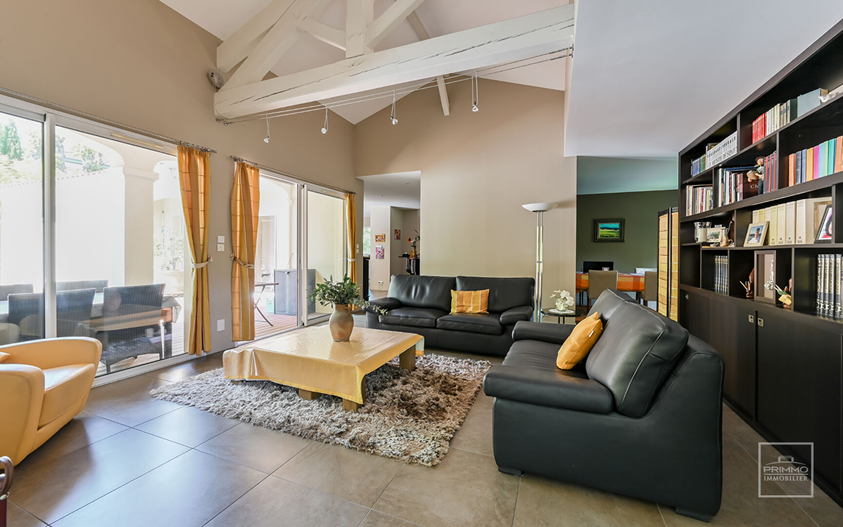 COLLONGES AU MONT D’OR, Centre-village, Maison de 269 m² avec piscine au calme